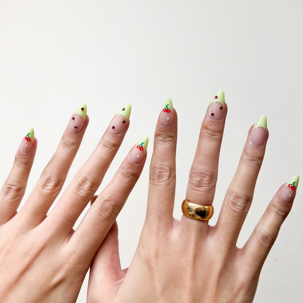 O1CN01F5e51g1cJginDTutt__85533580 CHERRY FRENCH GREEN EDGE PRESS ON NAILS
