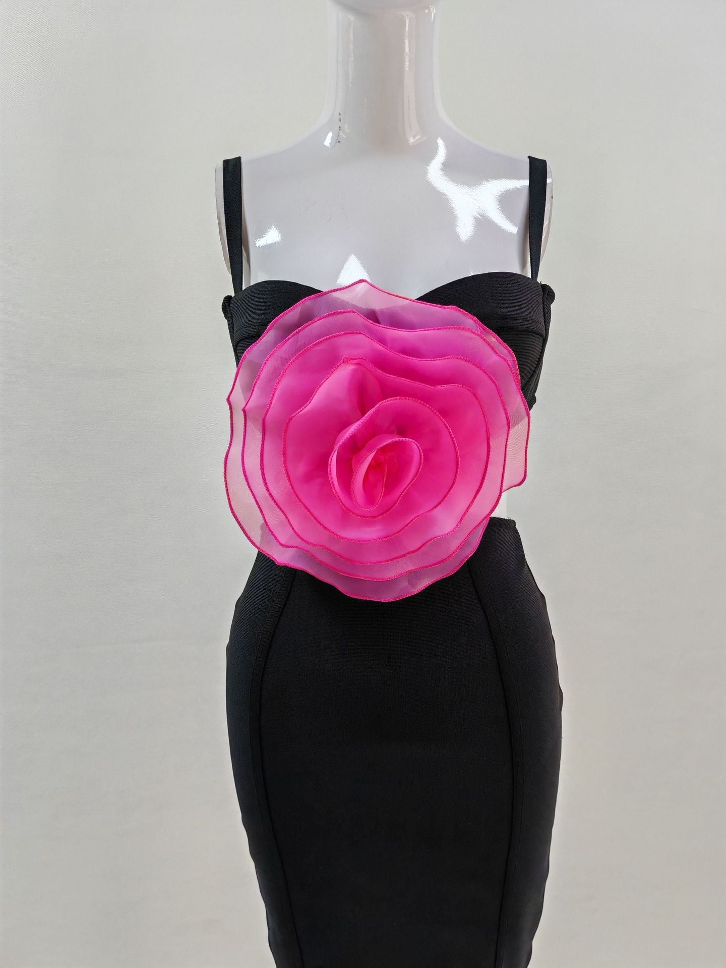 JACEY MESH FLOWER BANDAGE MIDI DRESS