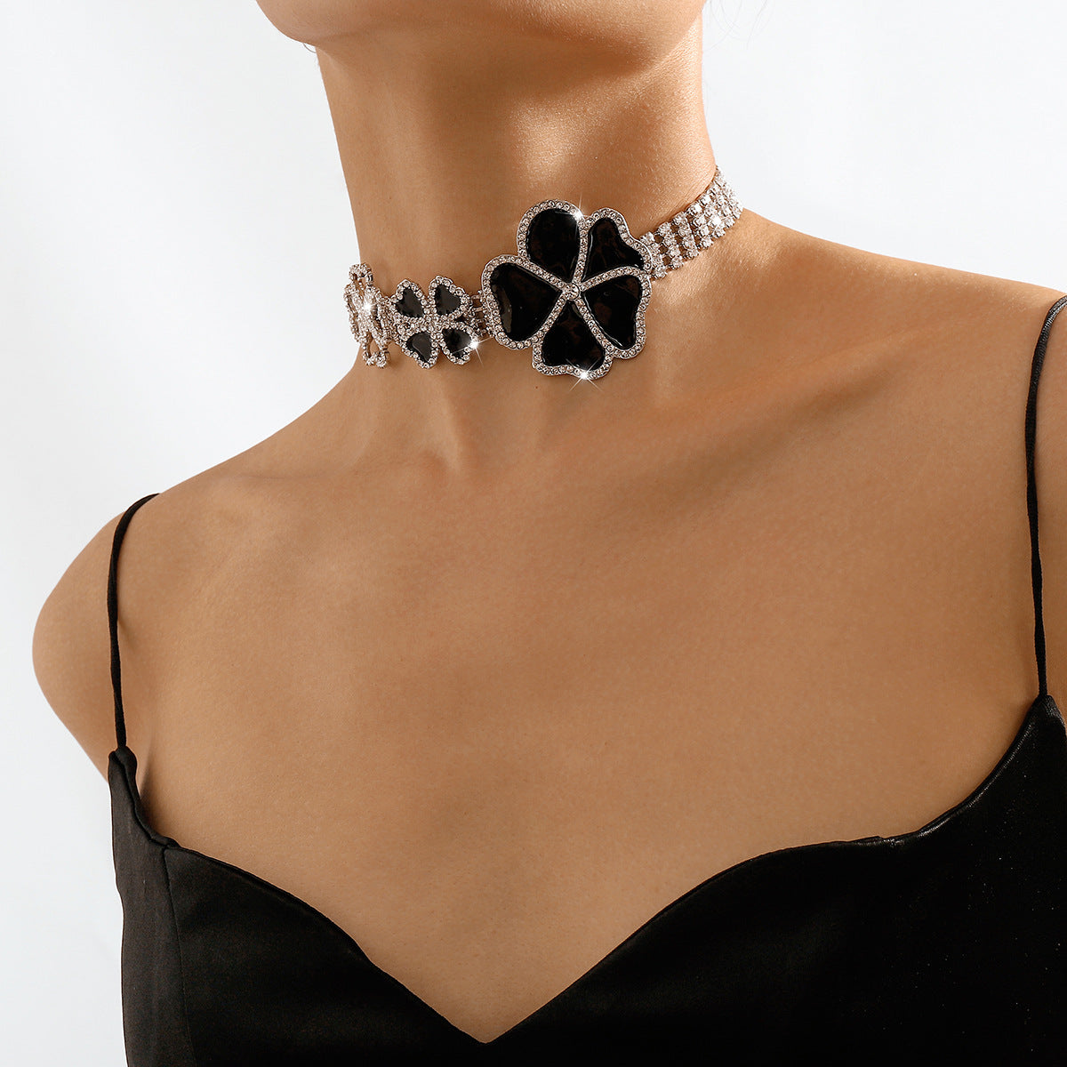 GEOMETRIC FLOWER CRYSTAL CHOKER FOR EVENING