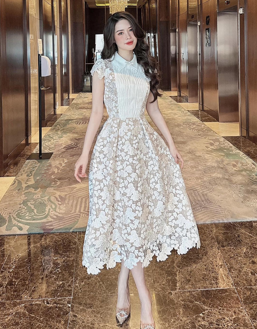 LEILA WHITE LACE MIDI DRESS WITH 3D FLOWER BOW