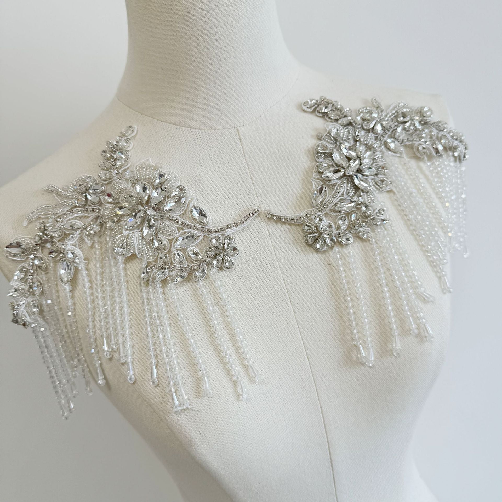 SILVER-WHITE TASSEL RHINESTONE WEDDING GOWN APPLIQUÉ