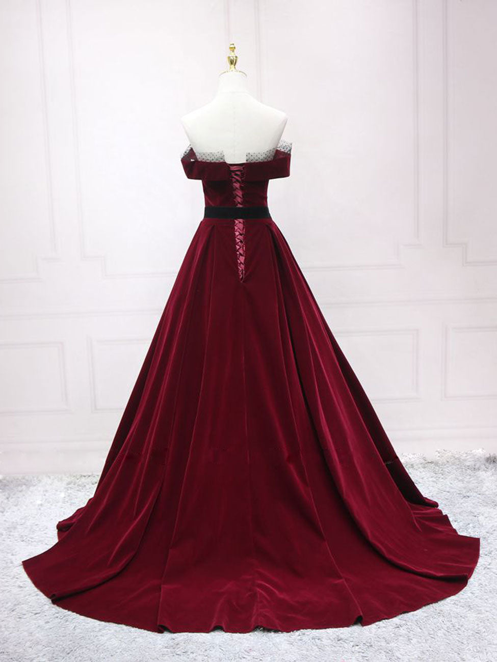 A-LINE VELVET PARTY DRESS, ELEGANT WINTER SILHOUETTE