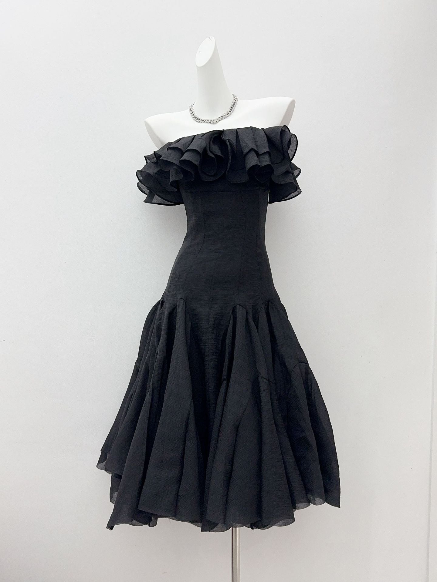 APPHA OFF-SHOULDER RUFFLE MIDI DRESS