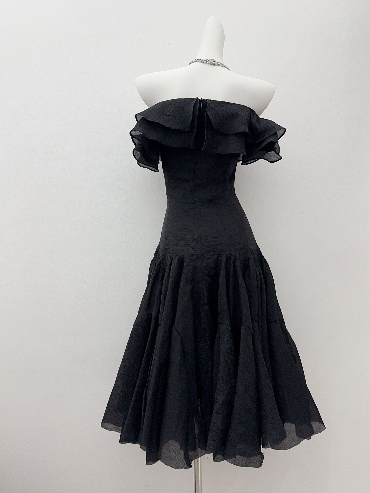 APPHA OFF-SHOULDER RUFFLE MIDI DRESS