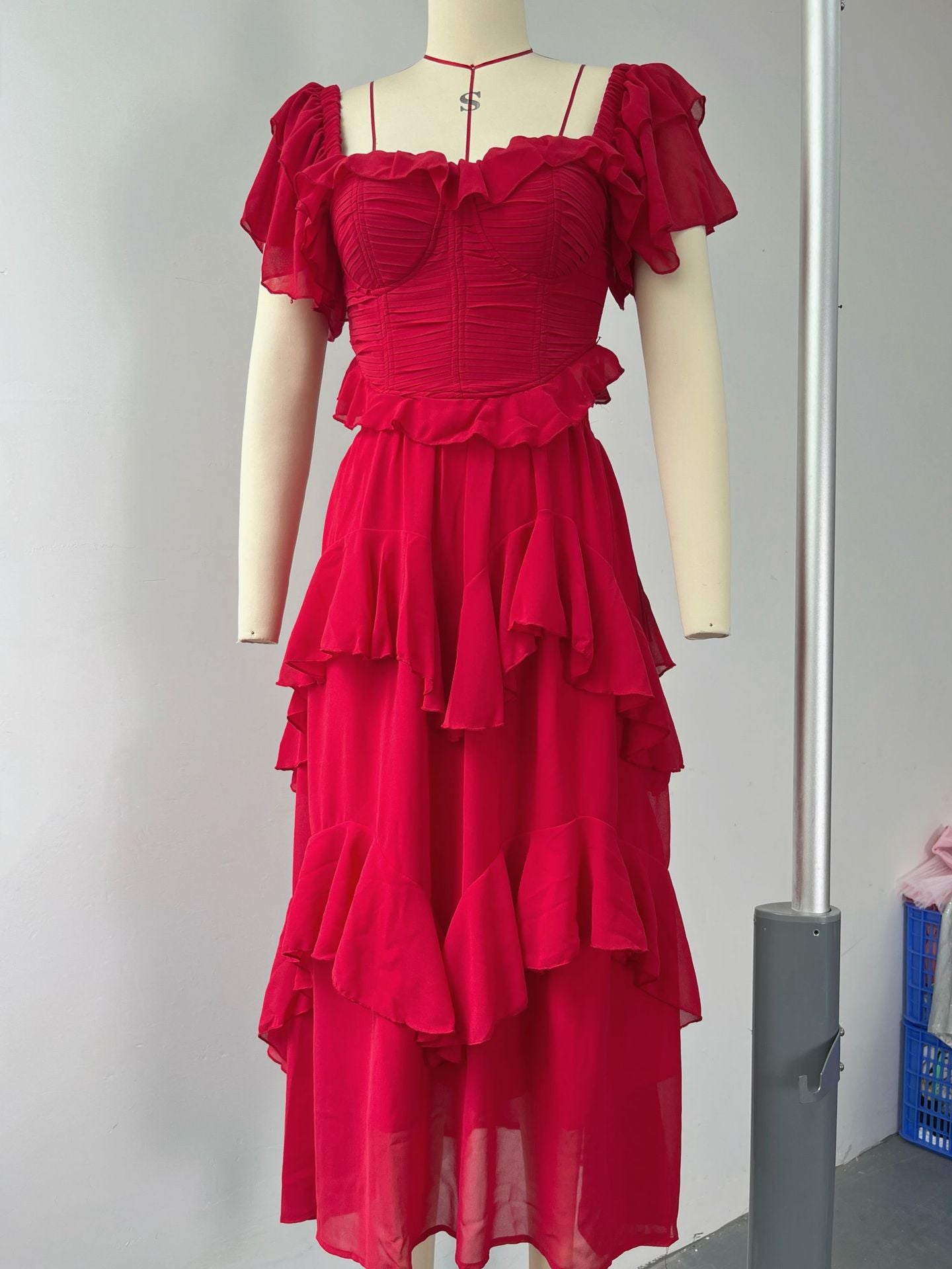 SQUARE NECK RUFFLE SLEEVE BACKLESS PARTY DRESS