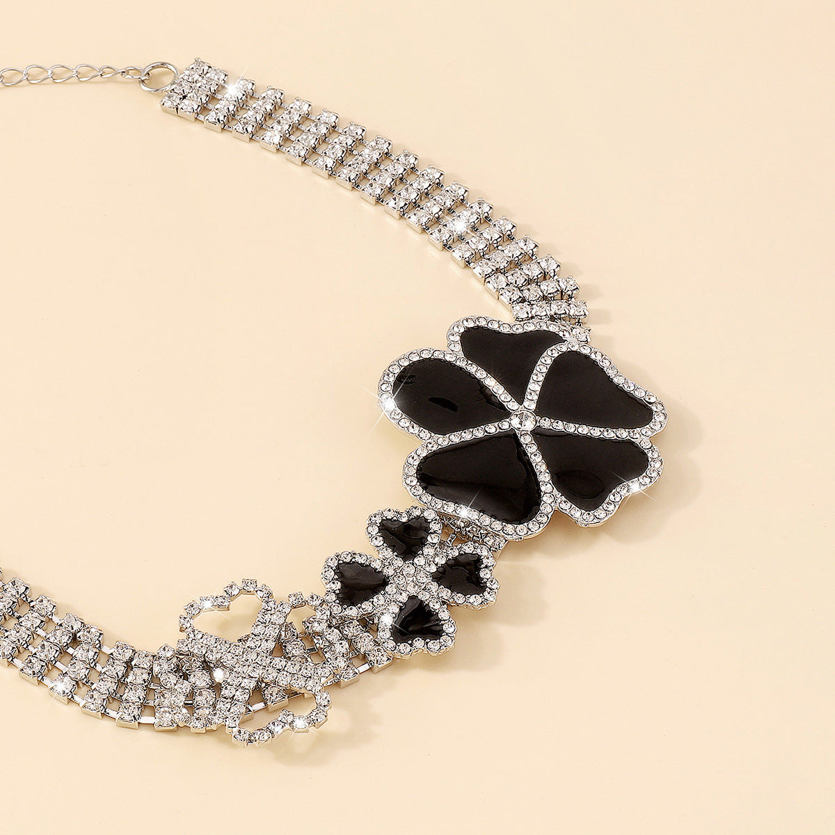GEOMETRIC FLOWER CRYSTAL CHOKER FOR EVENING