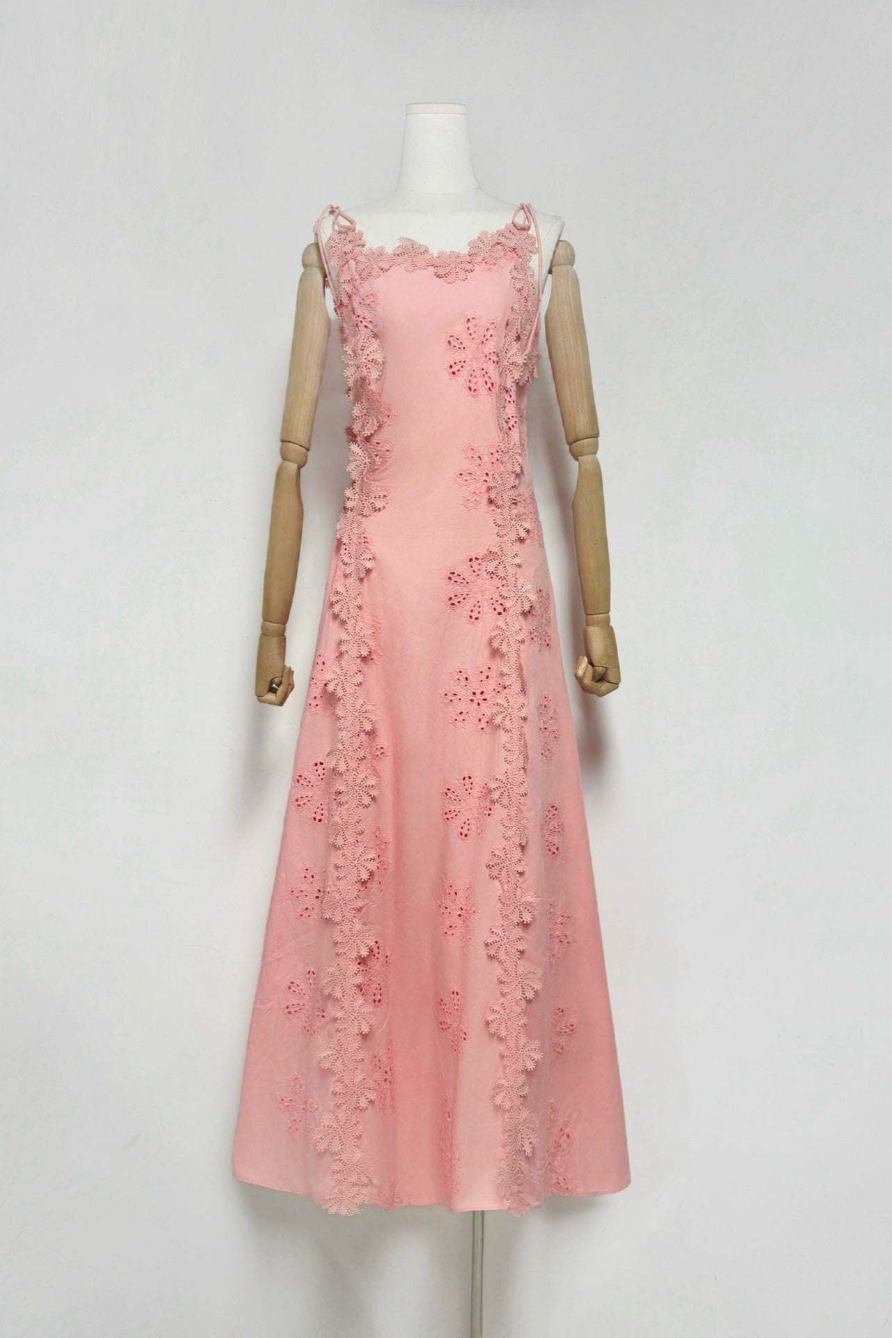 LACE MIDI DRESS: EMBROIDERED HOLLOW WHITE WEDDING