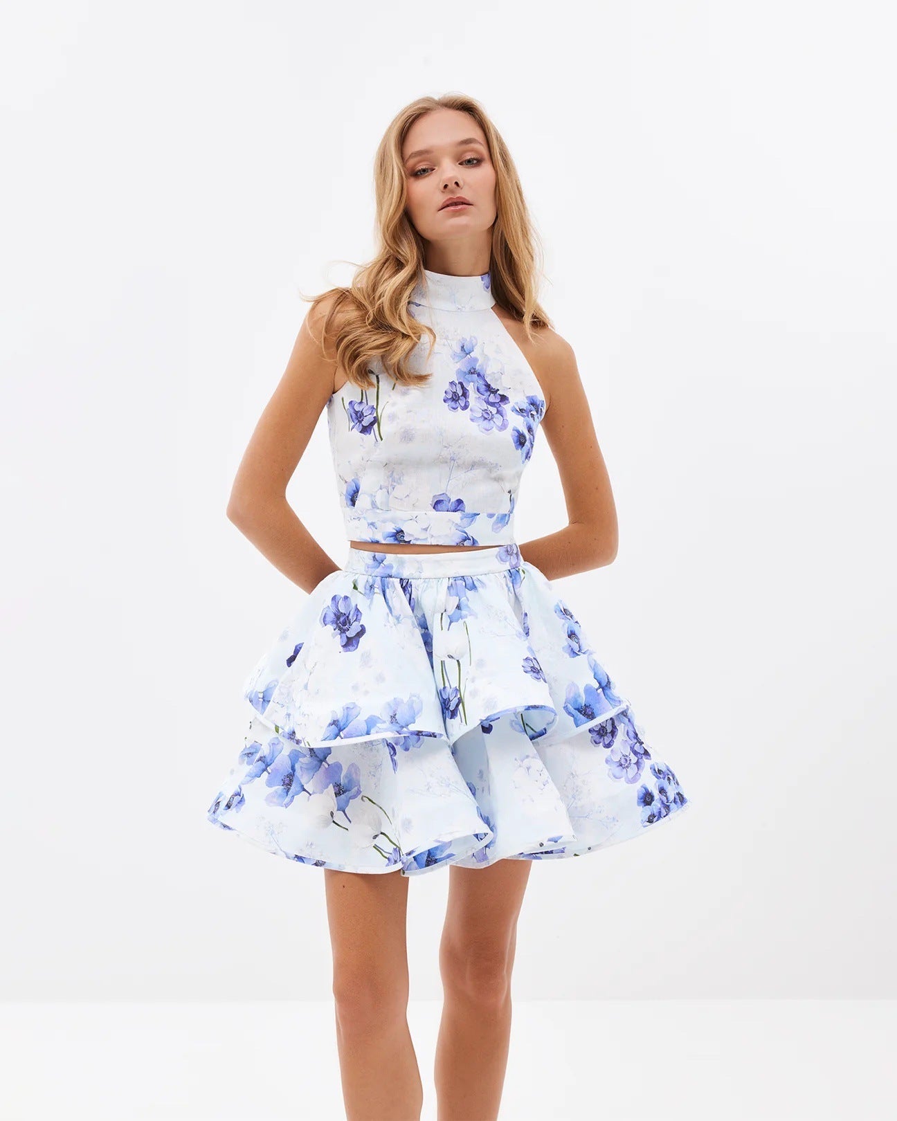 BLUE PRINTED BACKLESS HALTER TOP SKIRT SET