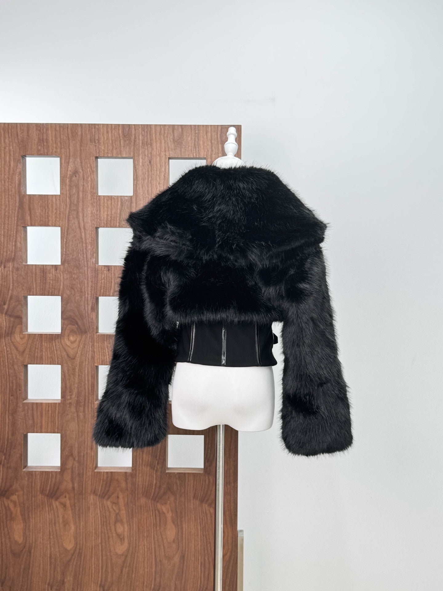 BLACK FAUX FUR CORSET JACKET, EVENING OUTFIT