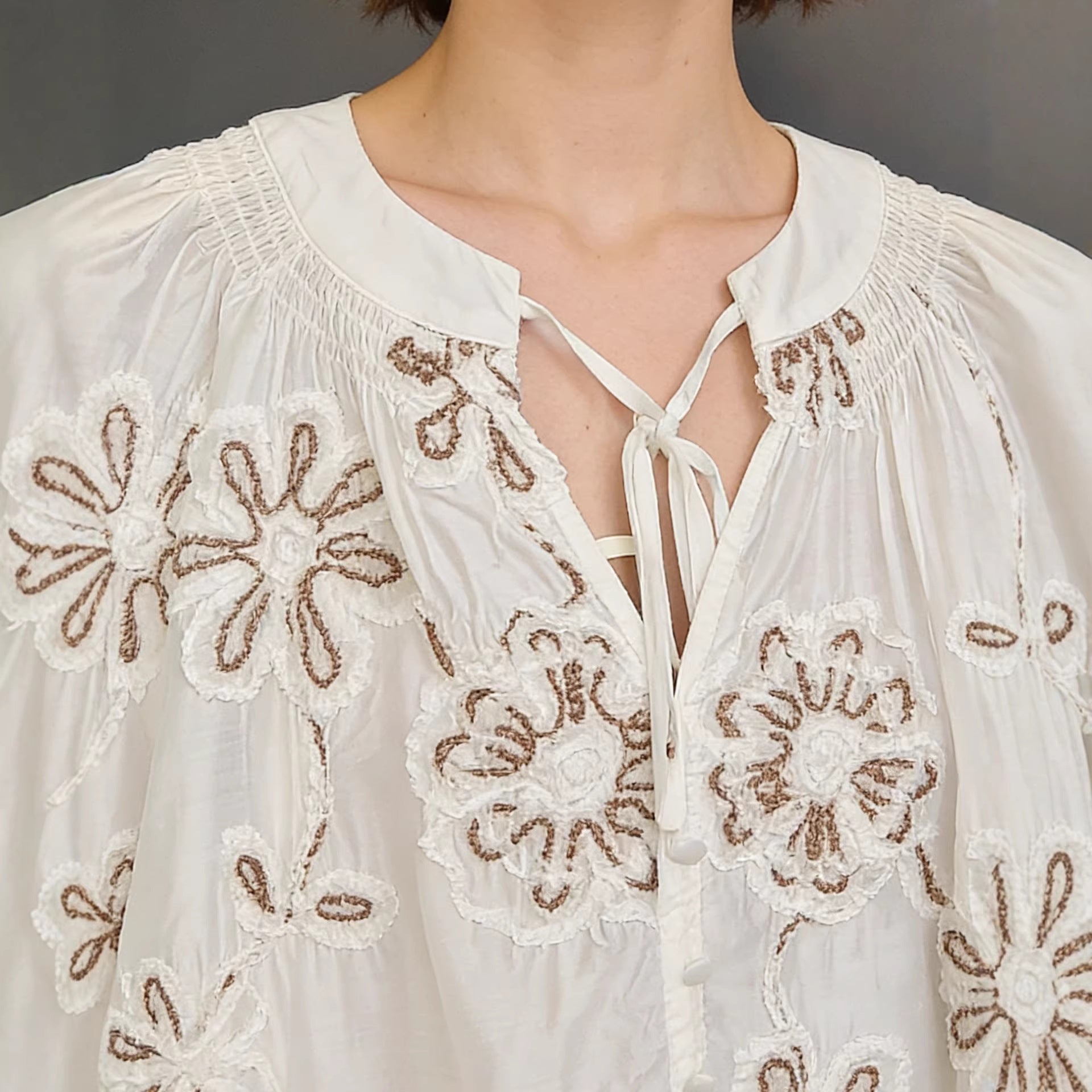 LOWER EMBROIDERY STAND-UP COLLAR LONG SLEEVE SHIRT