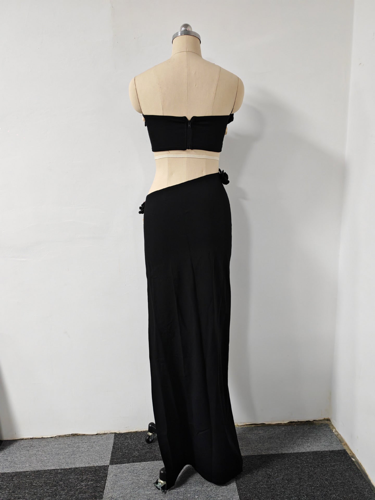 BLACK STRAPLESS MAXI SET, HIGH SLIT, 3D FLOWERS