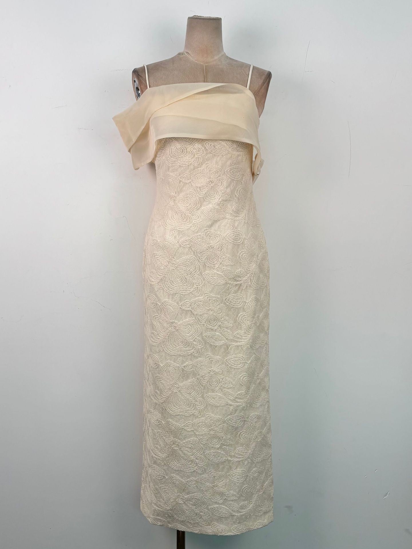 TIFFANY APRICOT OFF-SHOULDER LACE SHEATH MAXI DRESS