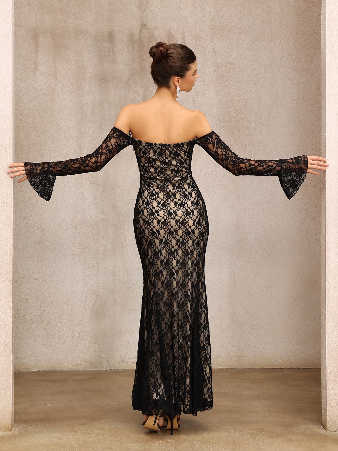 ANNA ONE-SHOULDER LACE MAXI DRESS BLACK