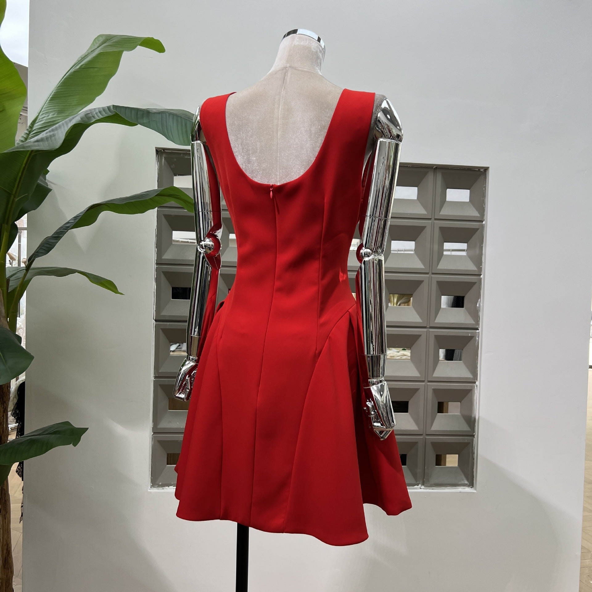 3D FLOWER PLEATED SLEEVELESS MINI DRESS