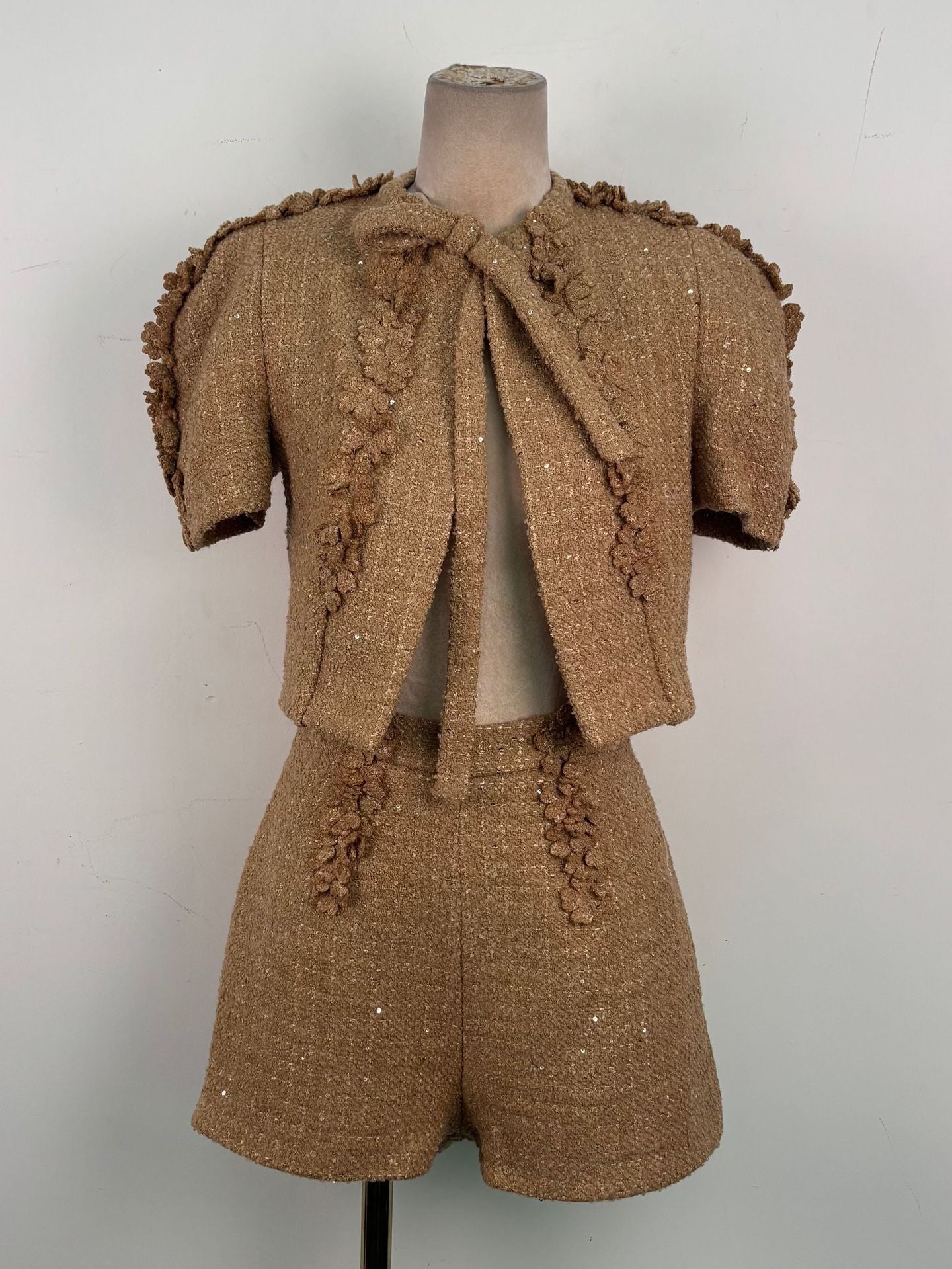 ELVA BROWN FLORAL TWEED SHORTS SET