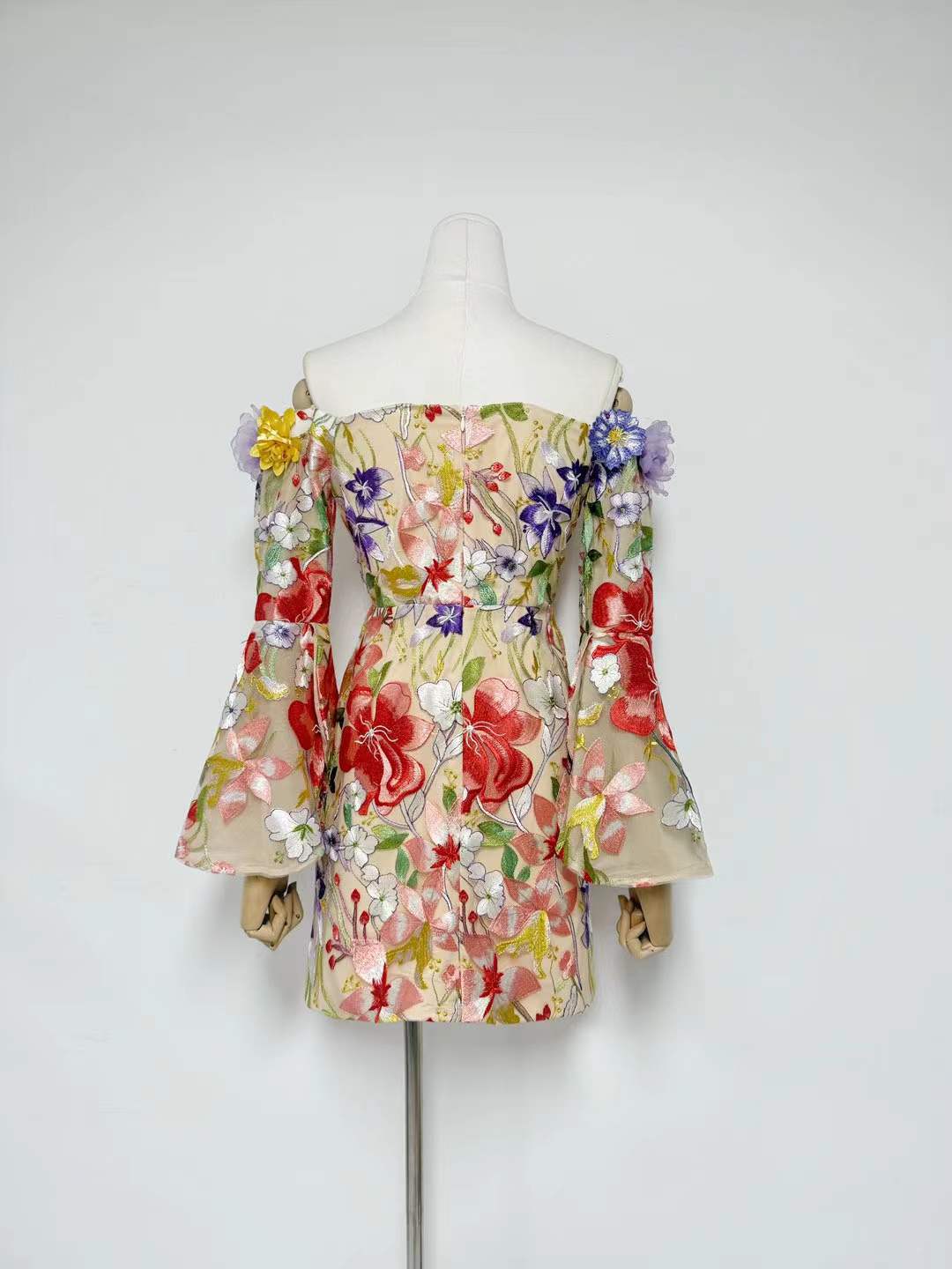 O1CN01Y9Ru9H24yHLnbOUmj__2217725817459-0-cib TABITHA OFF-SHOULDER FLORAL MINI DRESS