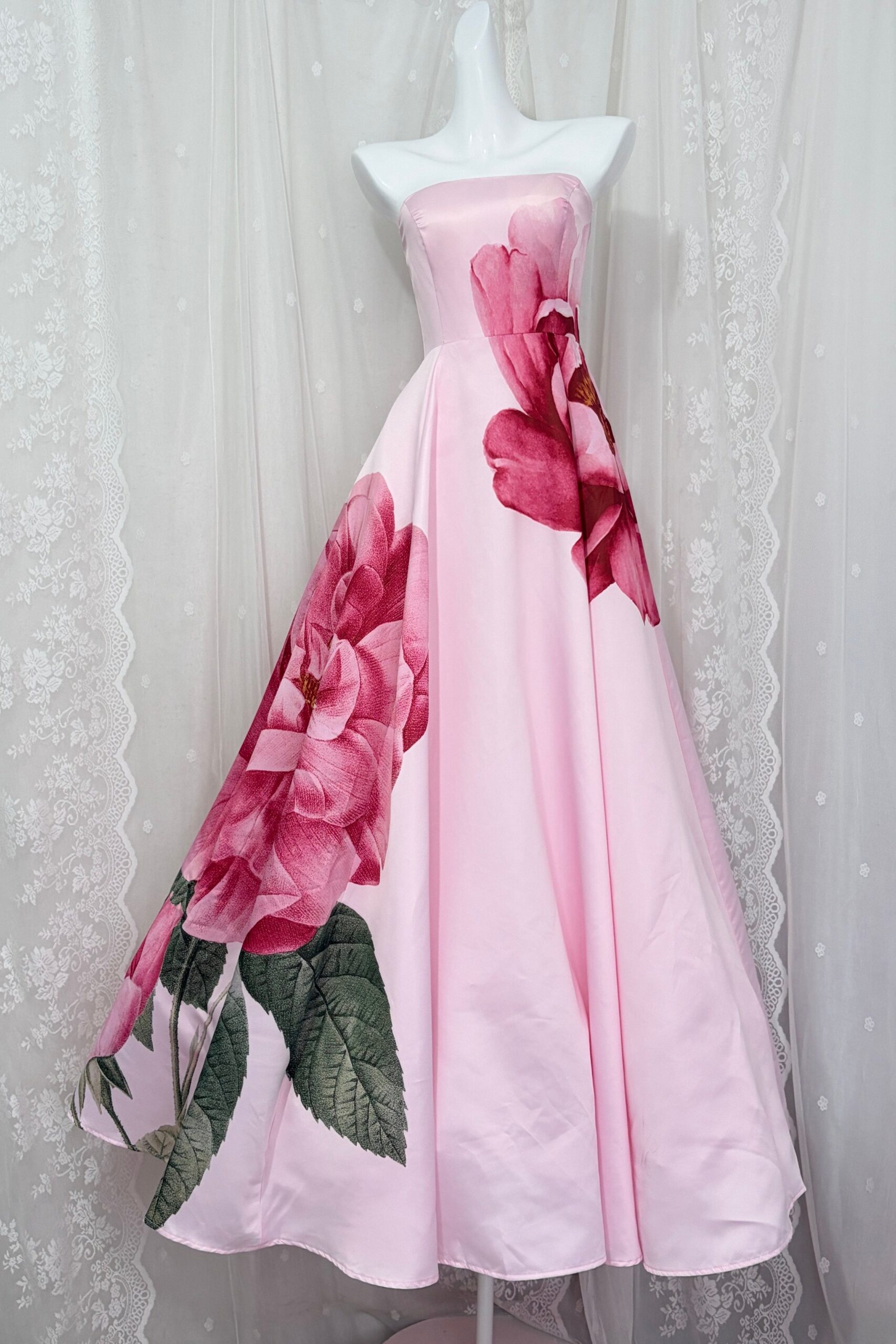 O1CN01YfqdzN1eHWOXVpIKw__466603846 GLAMOROUS PINK STRAPLESS FLORAL SATIN BALL GOWN