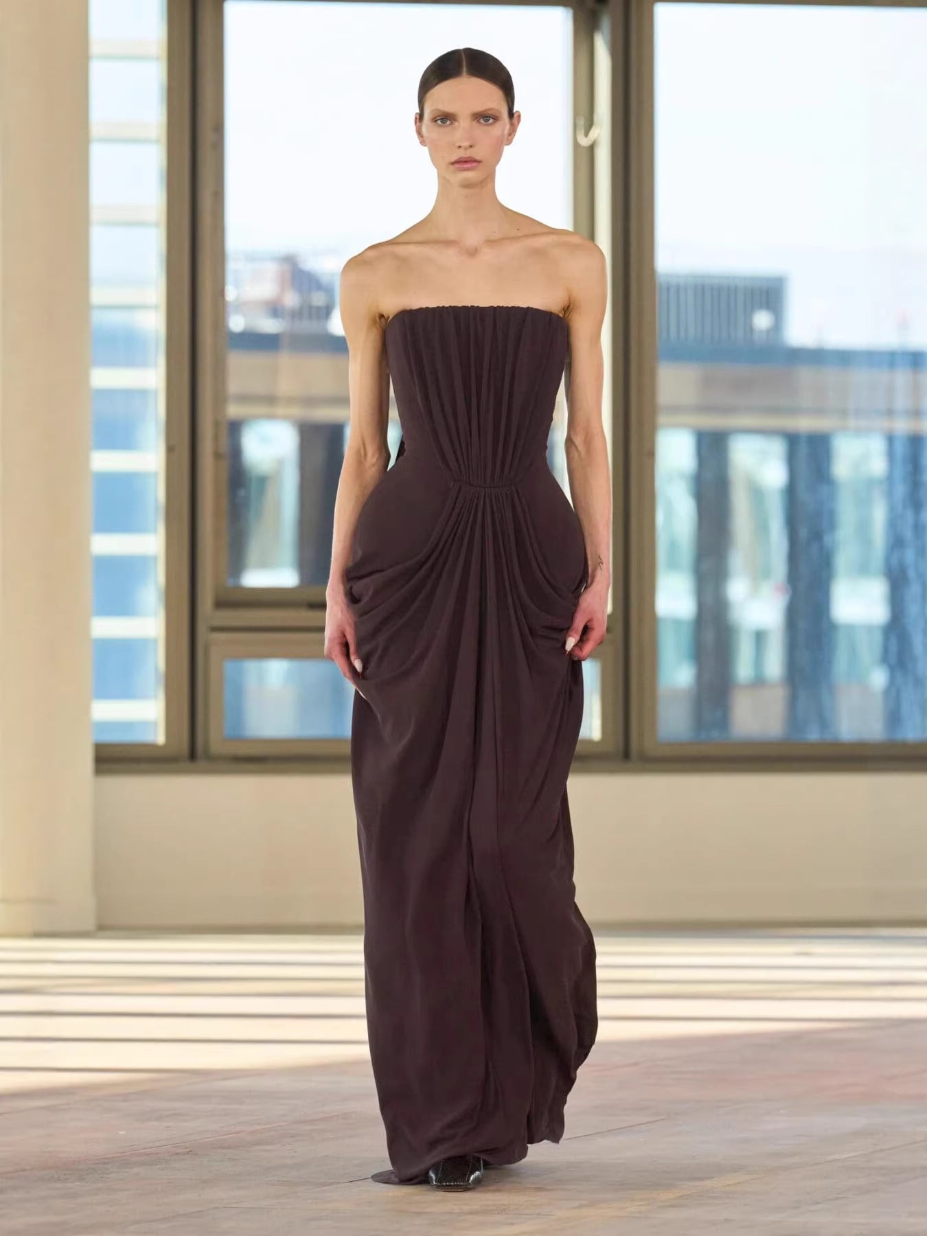 SIMONA BROWN STRAPLESS PLEATED GOWN