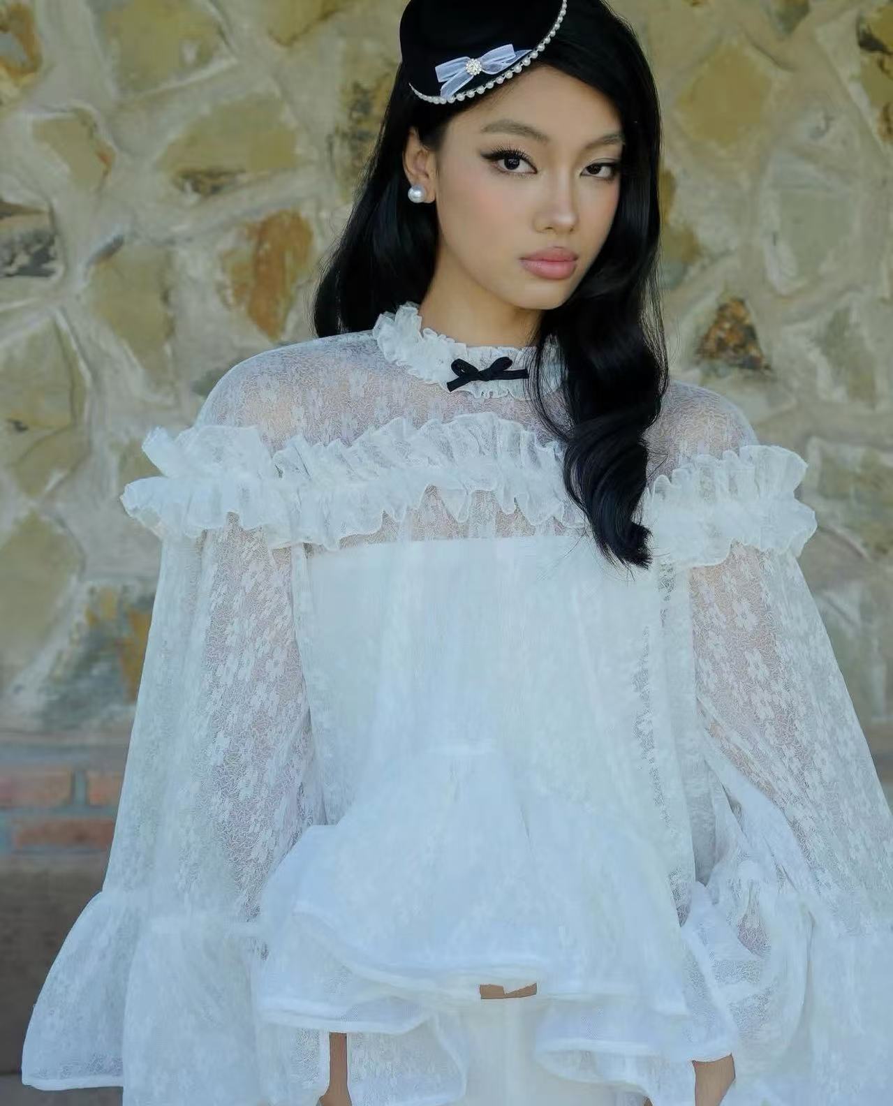 VANESSA WHITE LACE RUFFLED TOP & SHORTS SET