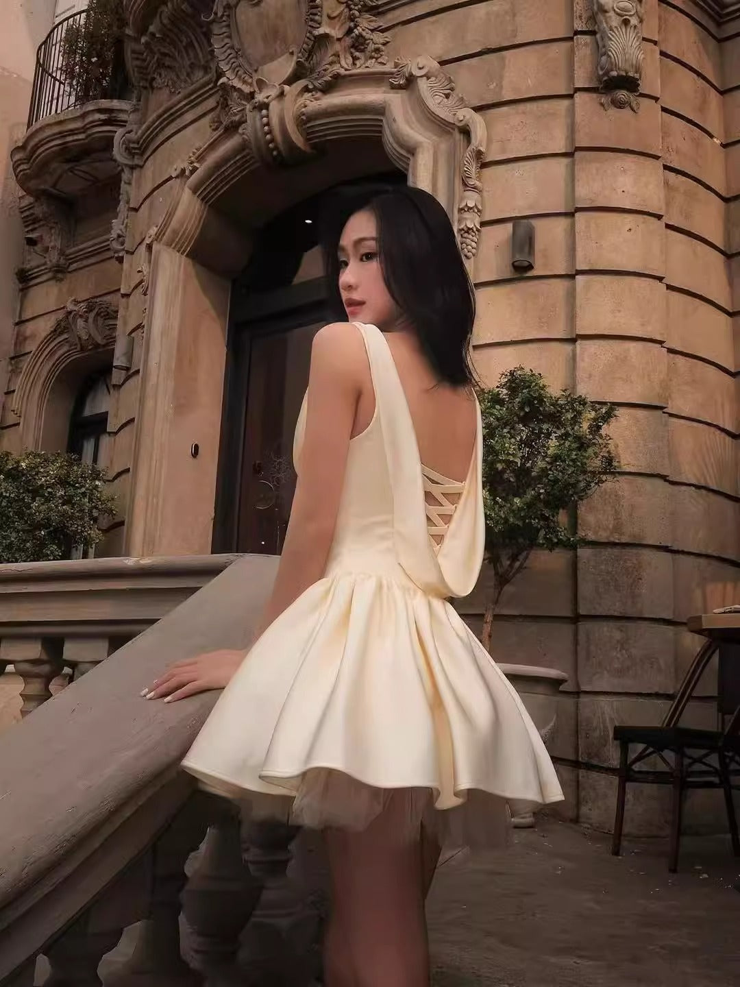 BERNICE BACKLESS PUFFY MINI DRESS CHAMPAGNE PARTY