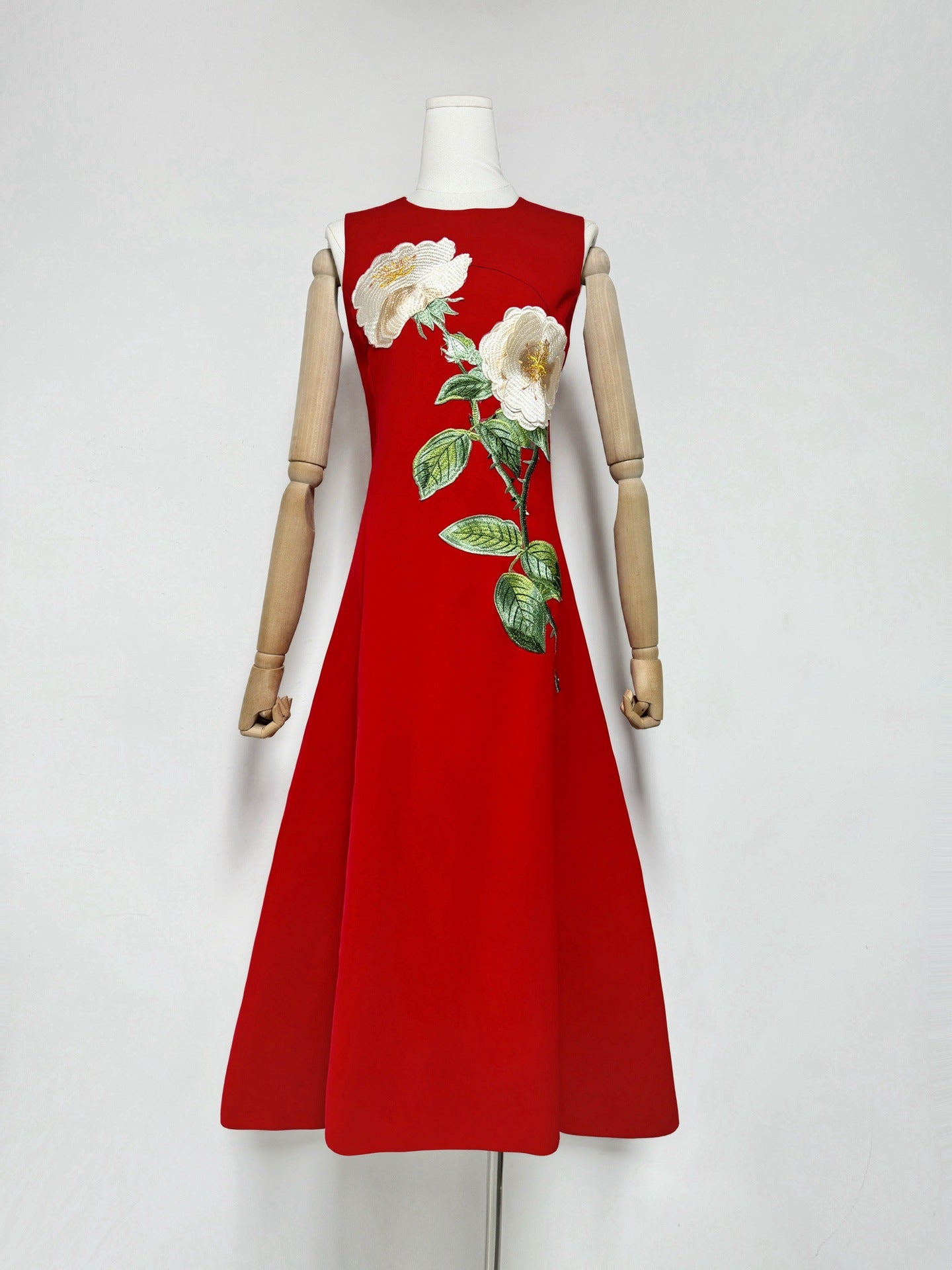 KATE FLORAL MIDI DRESS, BLACK SLEEVELESS EMBELLISHED