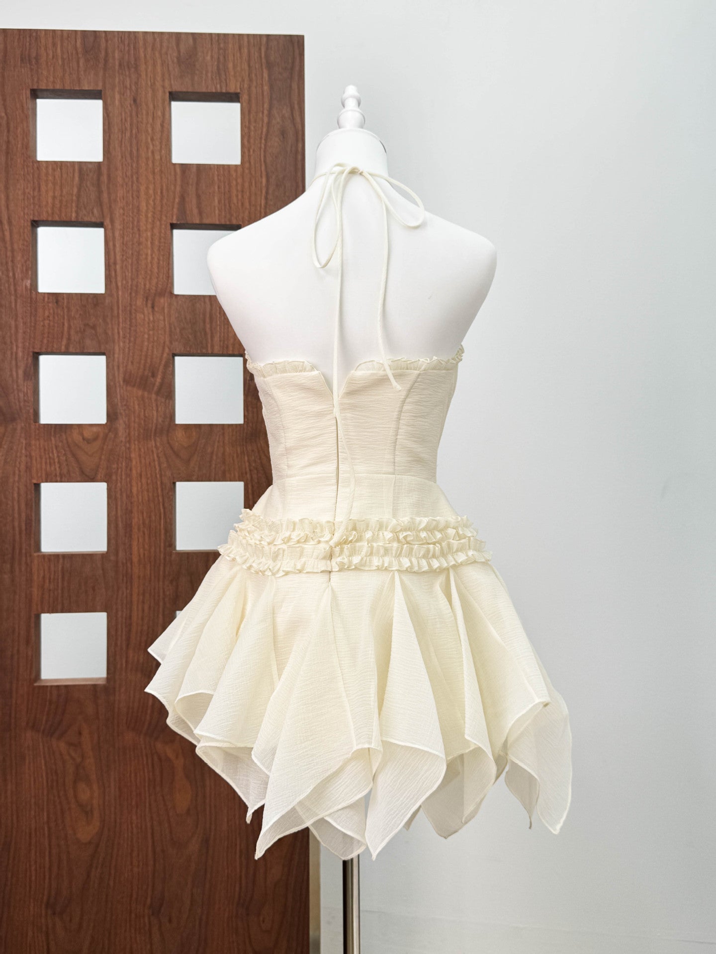 ASTRID HALTER LACE PUFFY MINI DRESS IN WHITE