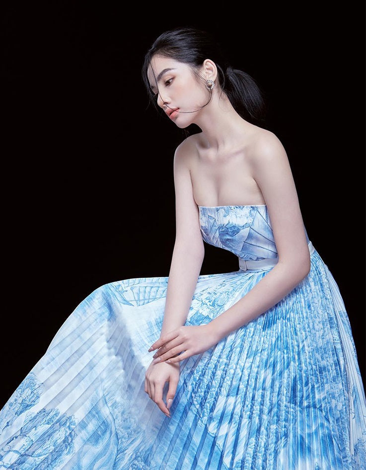 TAFFETA PLEATED DROP SHOULDER MIDI DRESS IN BLUE