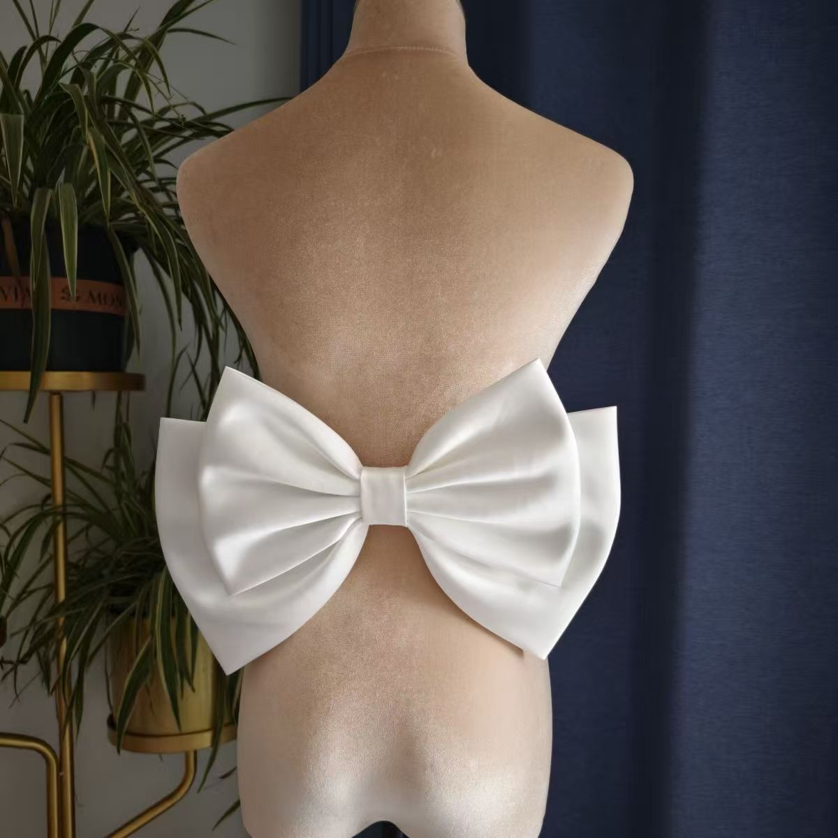 DOUBLE-LAYER OVERSIZED SATIN BACK BOW BRIDAL HAIR ACCESSORY