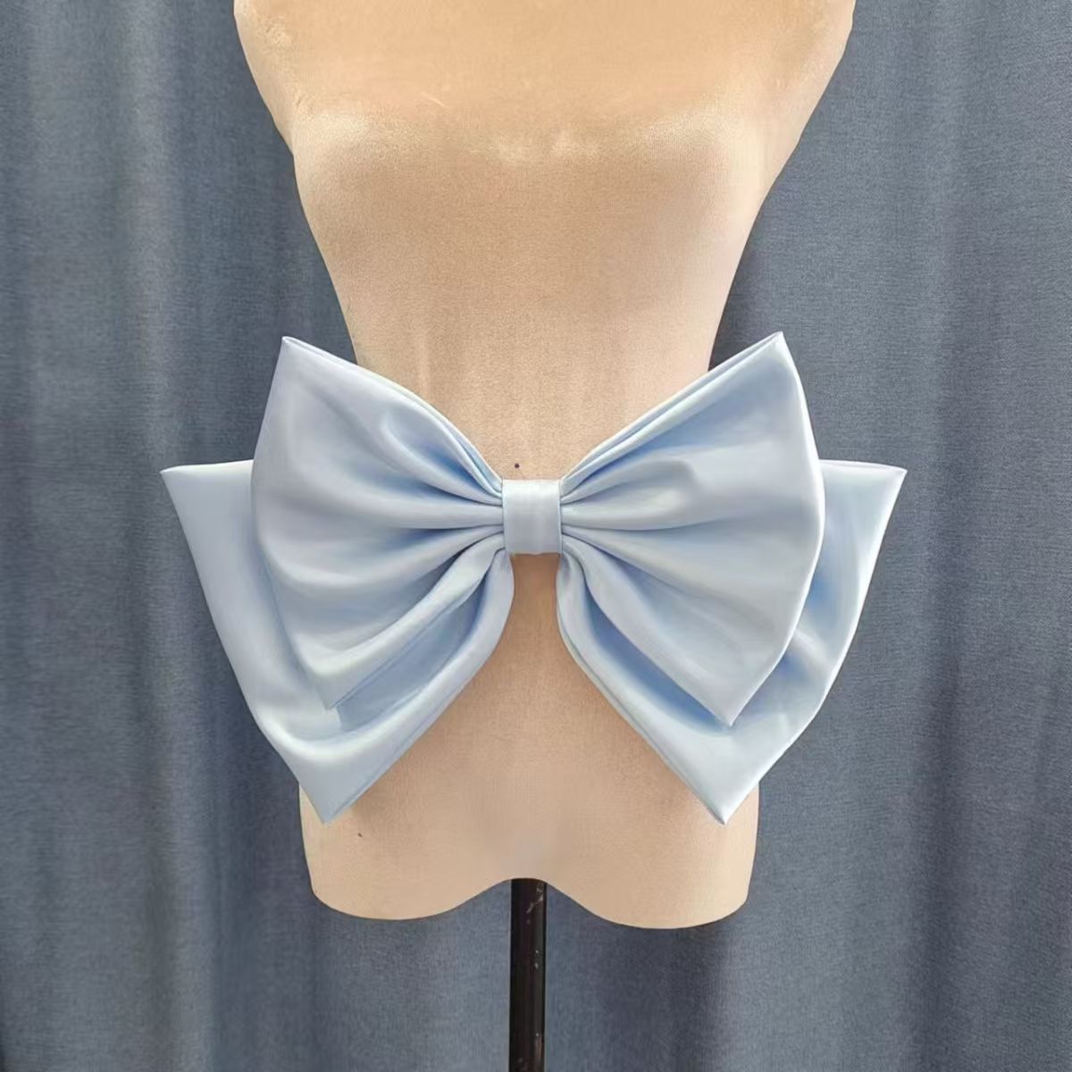 DOUBLE-LAYER OVERSIZED SATIN BACK BOW BRIDAL HAIR ACCESSORY