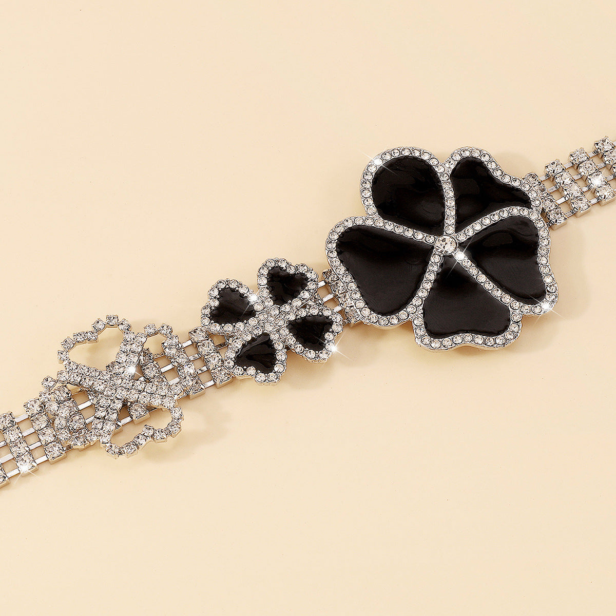 GEOMETRIC FLOWER CRYSTAL CHOKER FOR EVENING