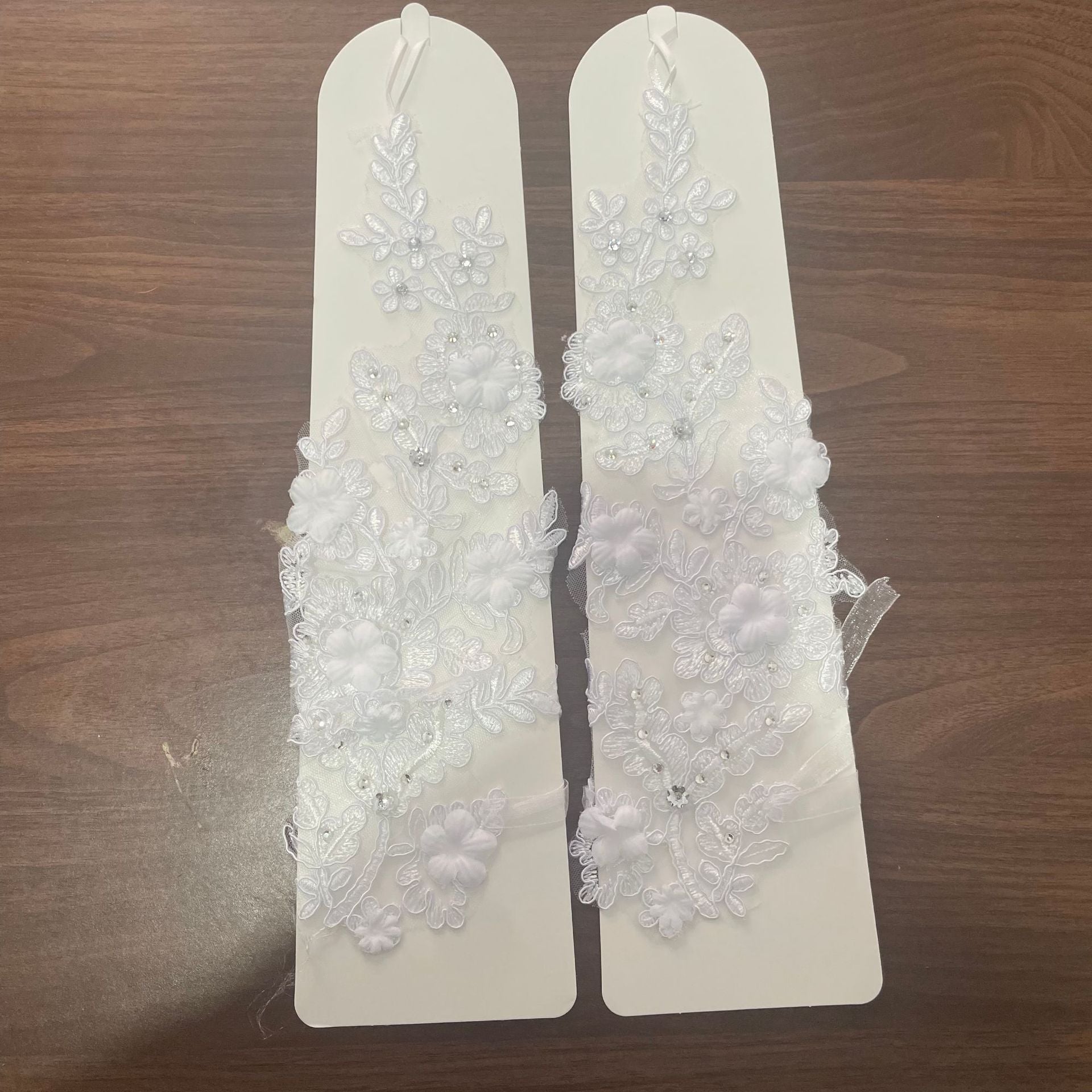 3D FLORAL PEARL LACE BRIDAL FINGERLESS GLOVES