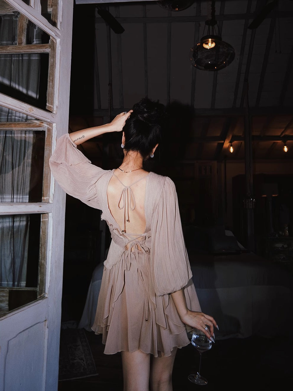 V-NECK LANTERN SLEEVE PLEATED MIDI DRESS IN PALE COFFEE