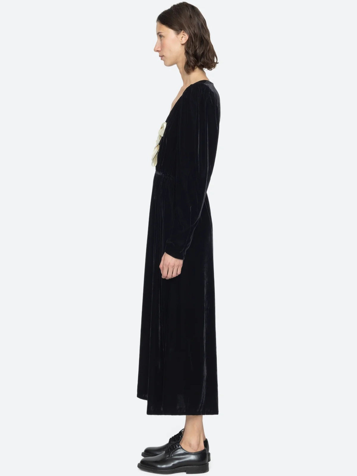WALLIS BLACK VELVET V-NECK BOW MIDI DRESS