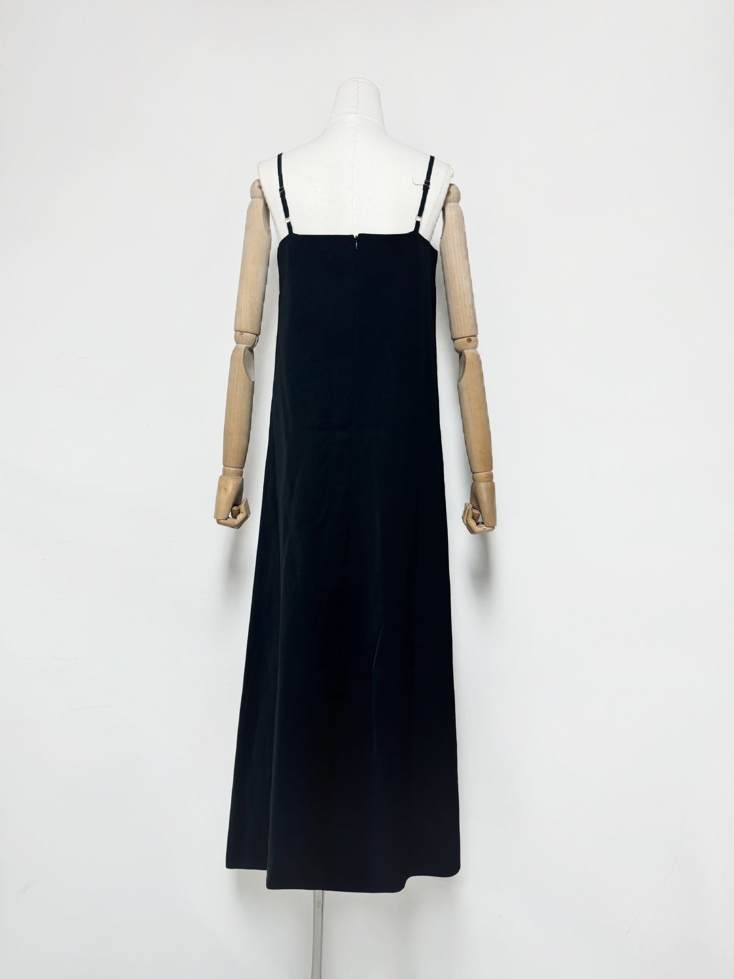 KRISTIN BUTTERCUP EMBROIDERED BLACK MAXI DRESS