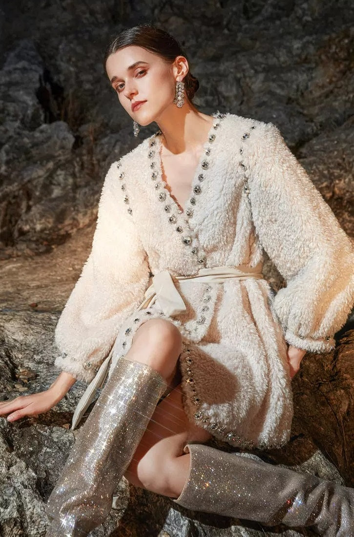 BEIGE V-NECK LONG SLEEVE DIAMOND COAT