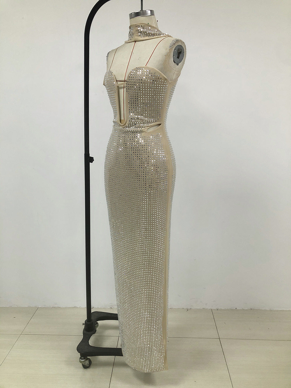SILVER CRYSTAL MESH KEYHOLE MERMAID GOWN
