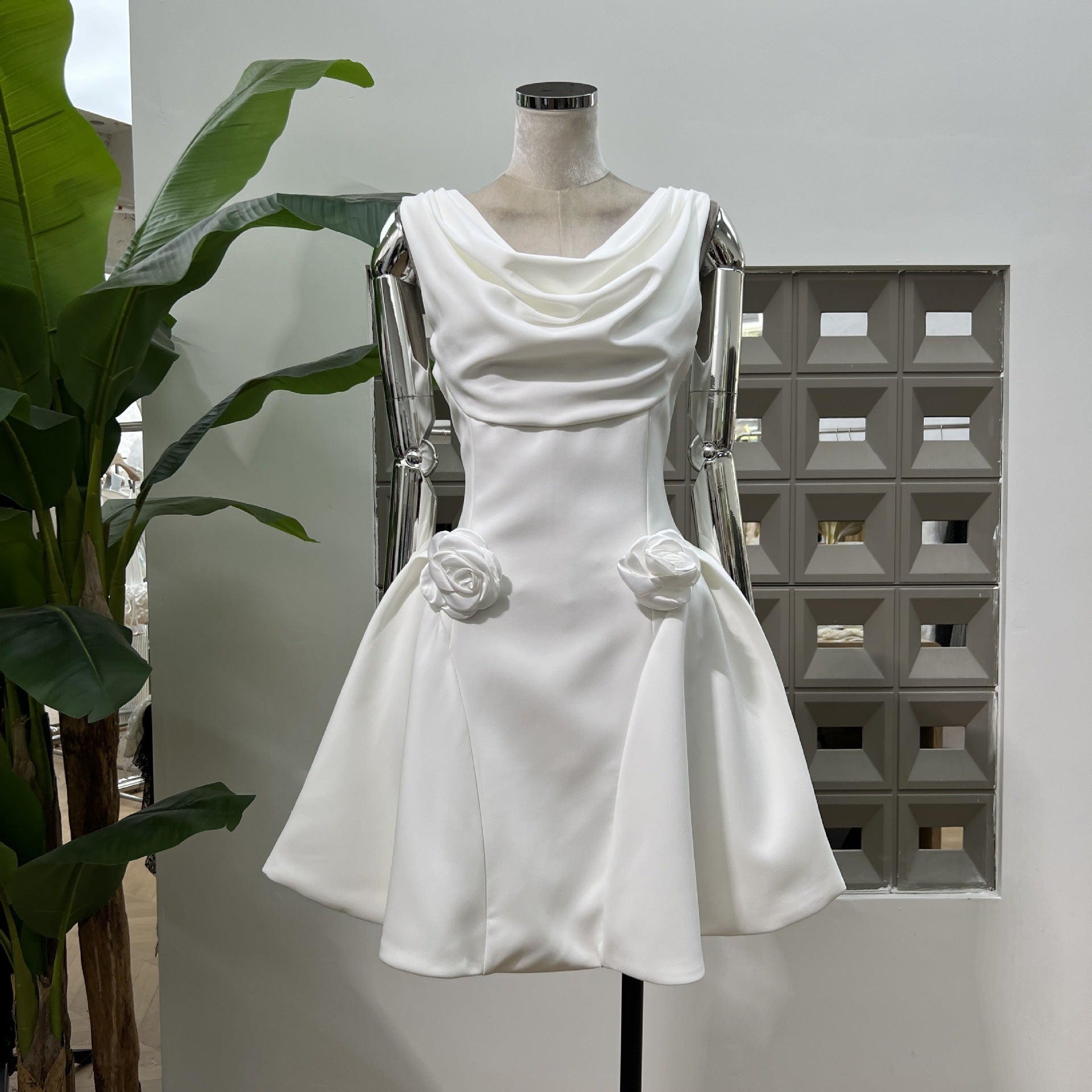 3D FLOWER PLEATED SLEEVELESS MINI DRESS