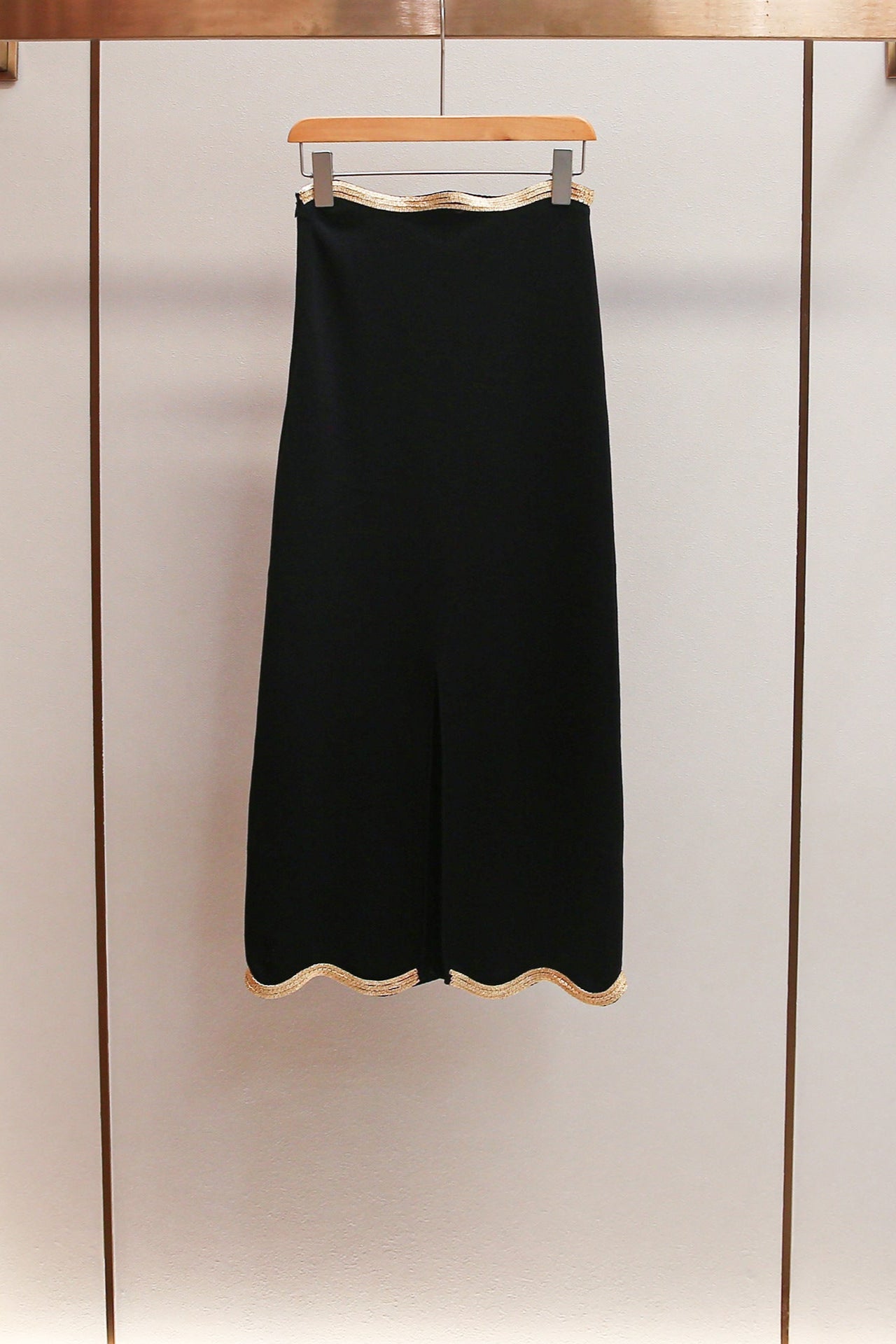 BLACK LONG KNIT SKIRT CHAIN DETAIL CASUAL