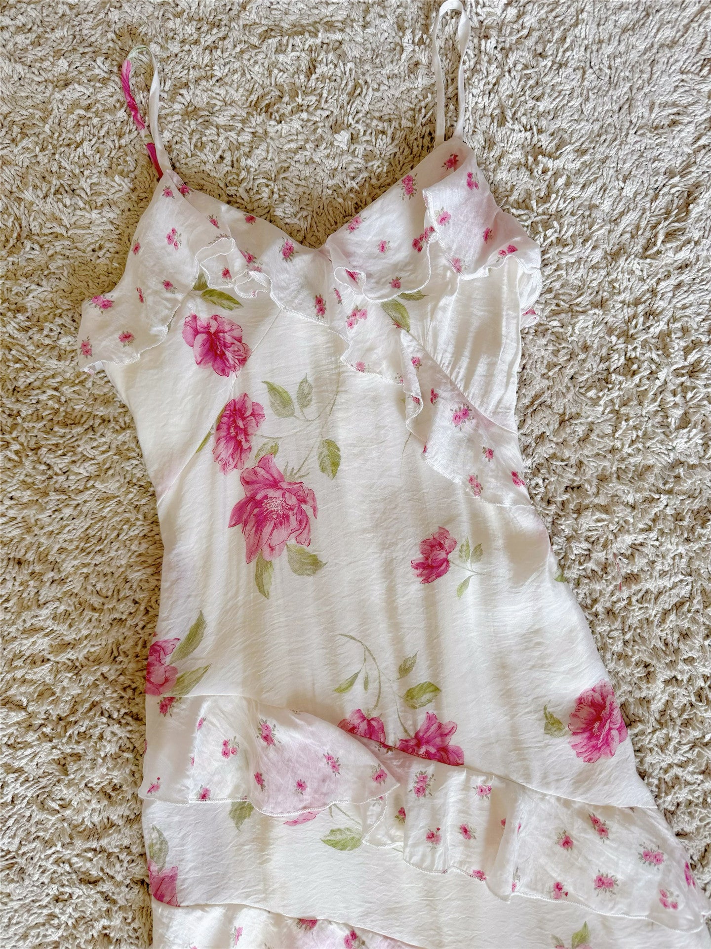 WHITE FLORAL RUFFLED SPAGHETTI STRAP MIDI DRESS