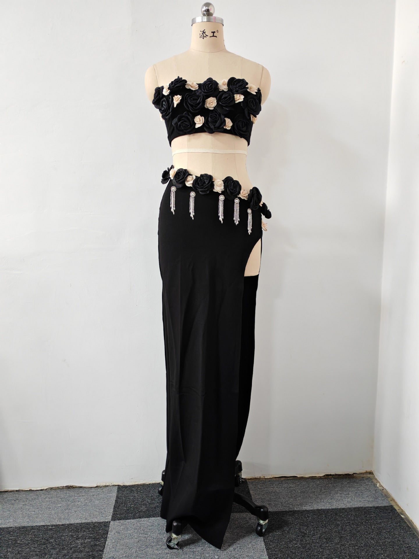 BLACK STRAPLESS MAXI SET, HIGH SLIT, 3D FLOWERS