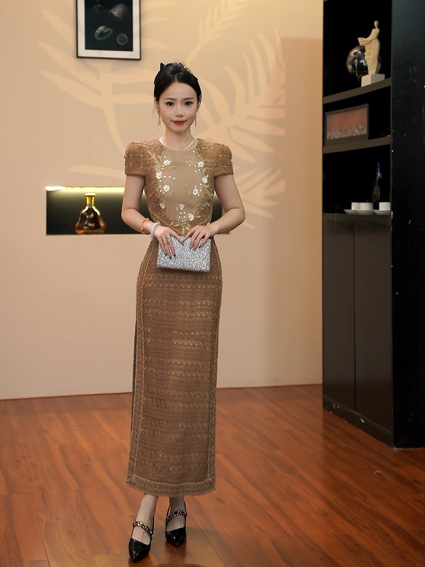 BROWN APPLIQUÉ HOLLOW MAXI DRESS FOR EVENING
