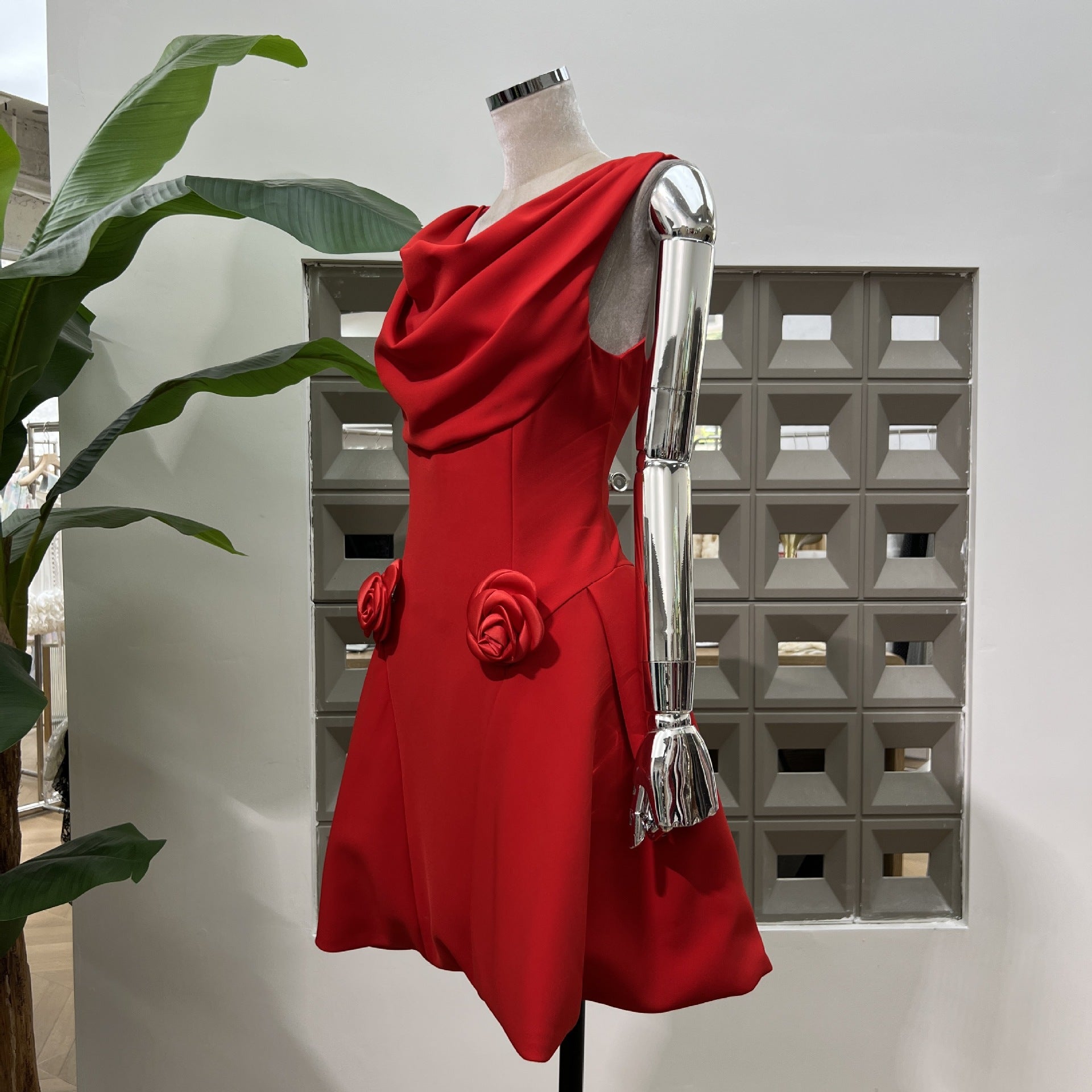 3D FLOWER PLEATED SLEEVELESS MINI DRESS