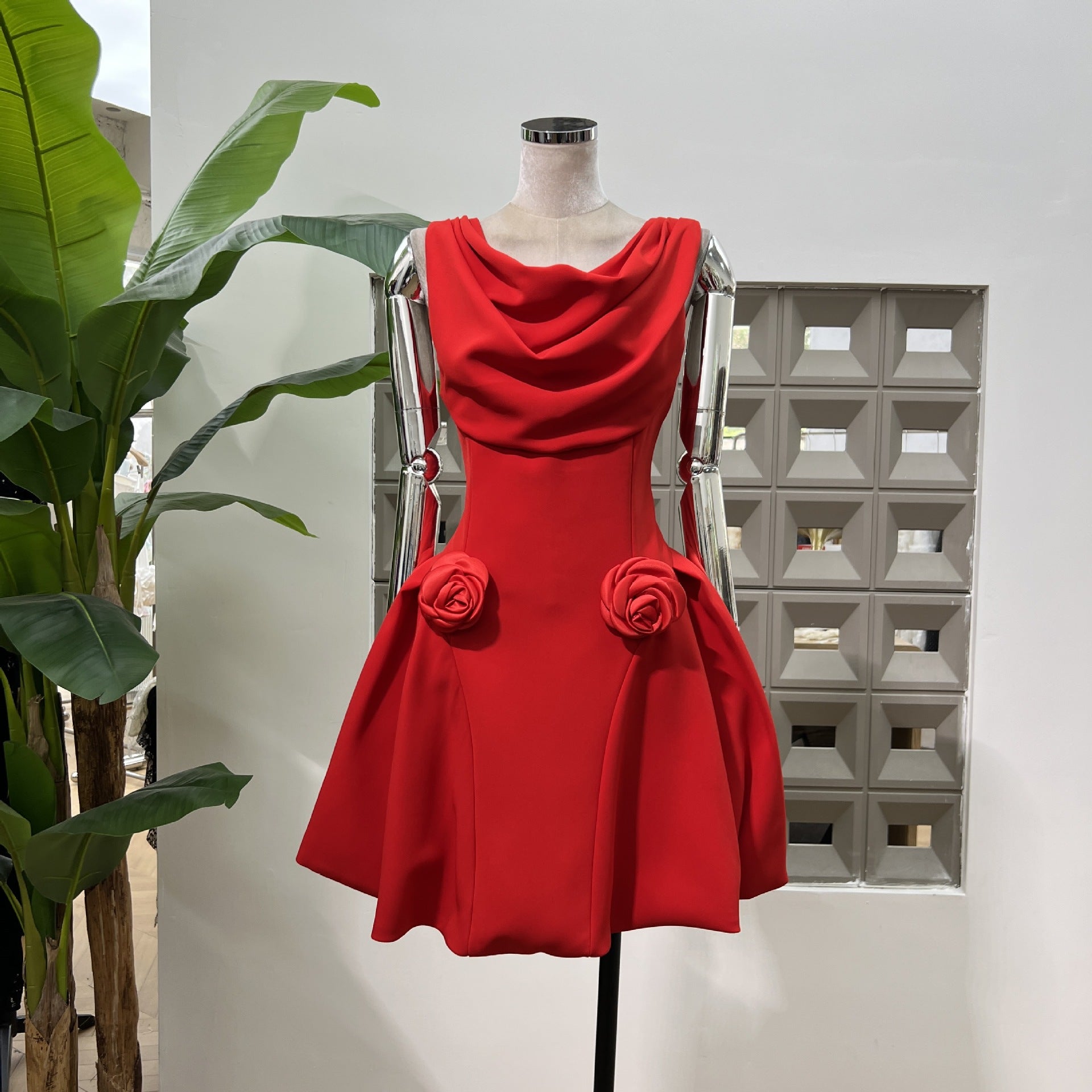 3D FLOWER PLEATED SLEEVELESS MINI DRESS