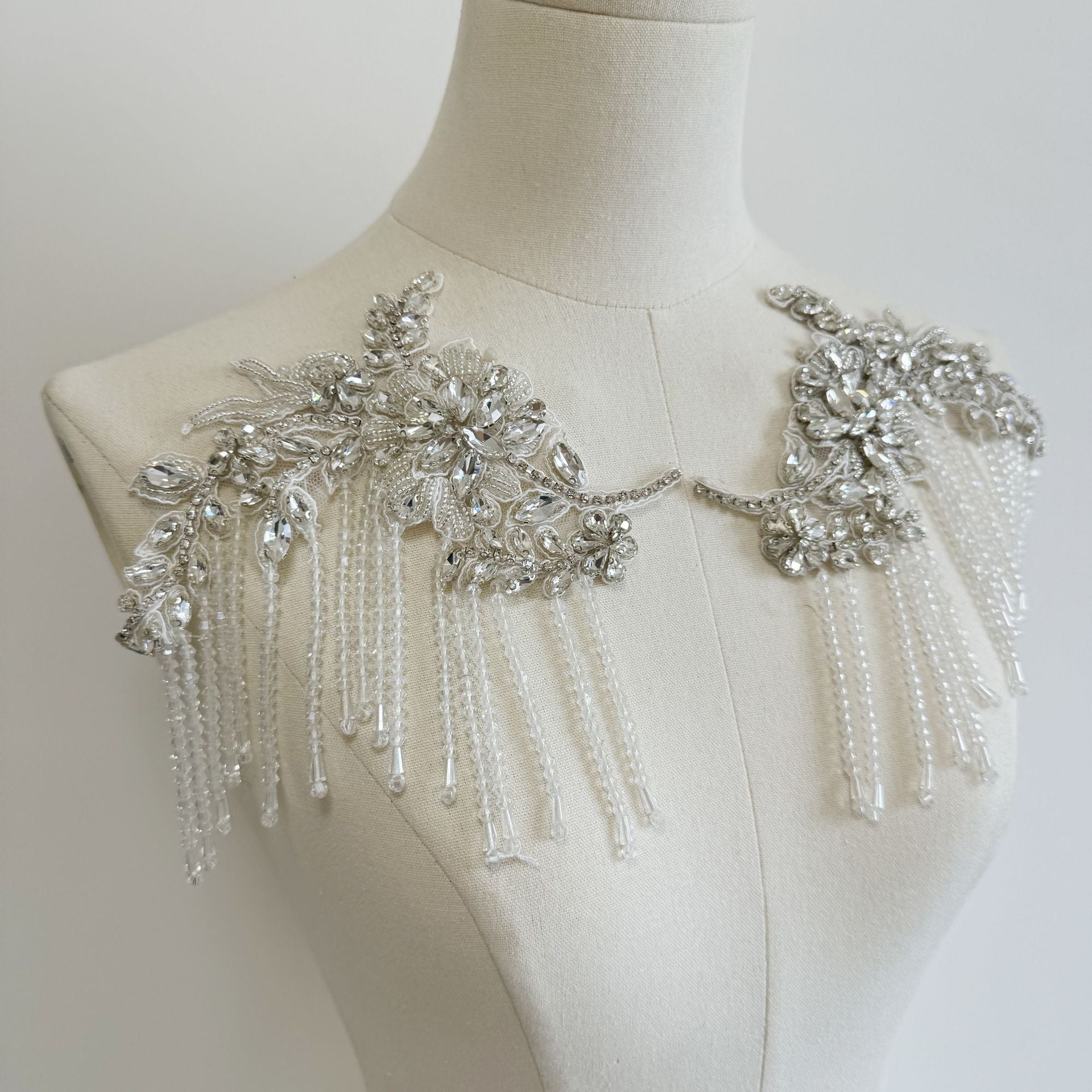 SILVER-WHITE TASSEL RHINESTONE WEDDING GOWN APPLIQUÉ