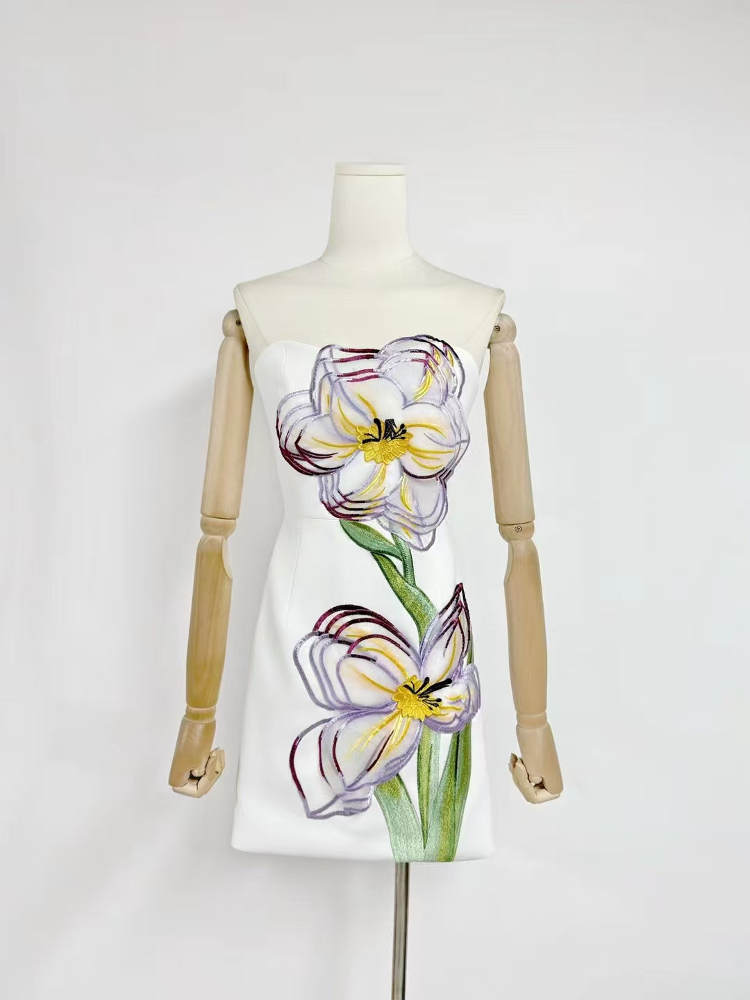 ROSARIO FLORAL BUSTIER MINI DRESS IN WHITE