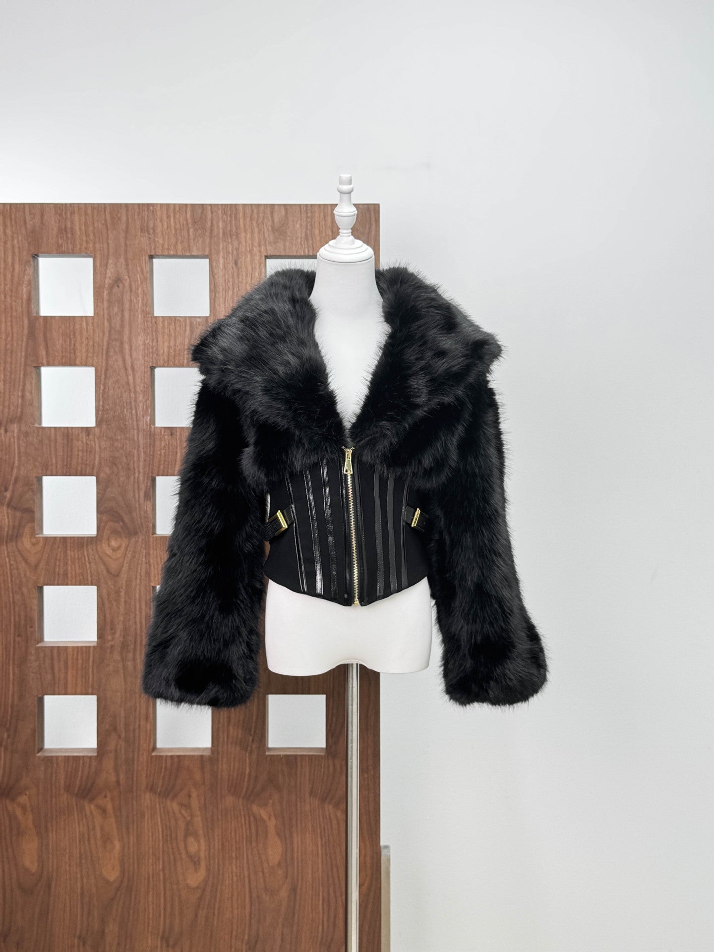 BLACK FAUX FUR CORSET JACKET, EVENING OUTFIT