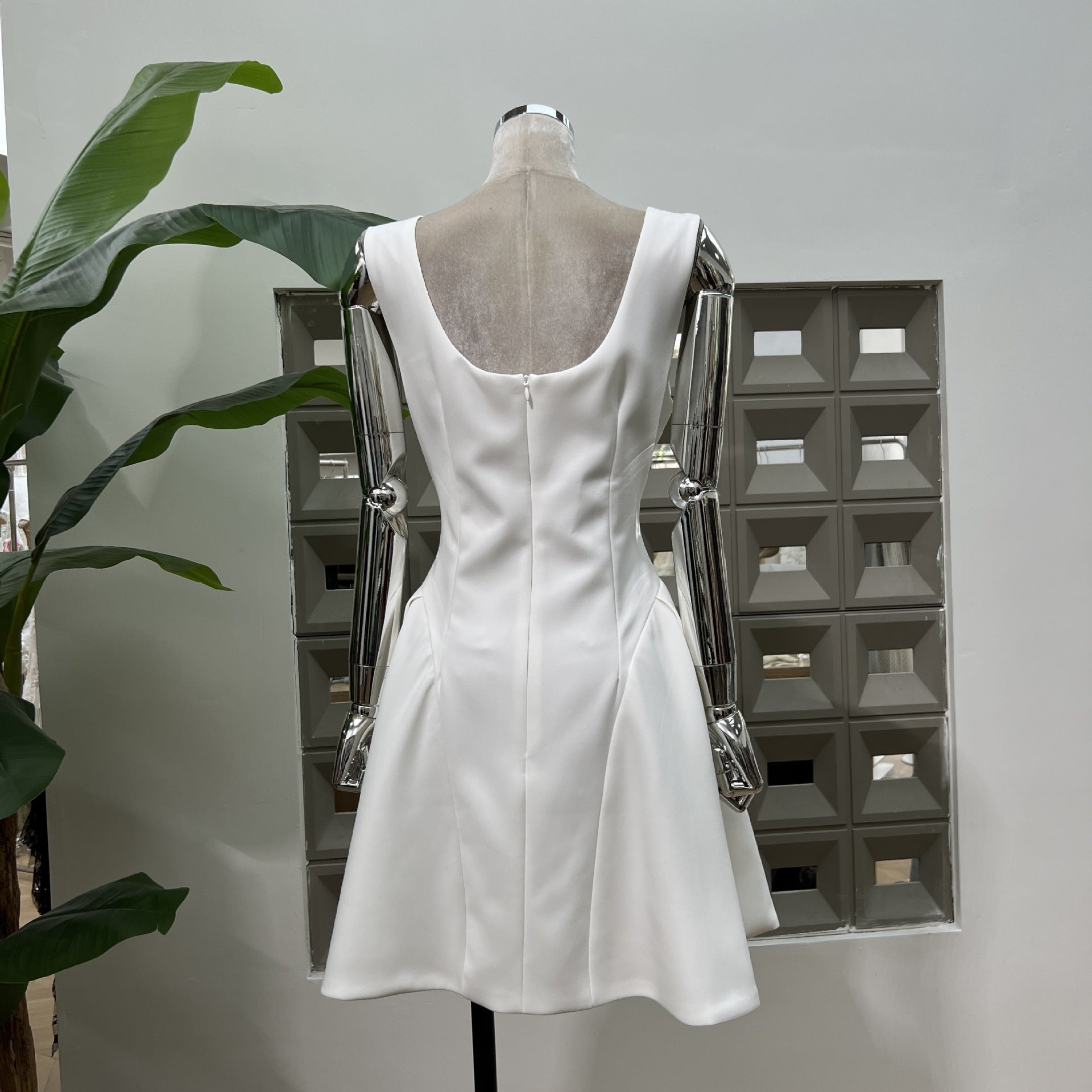 3D FLOWER PLEATED SLEEVELESS MINI DRESS