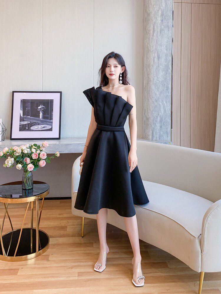 RUFFLED HEM STRAPLESS ONE-SHOULDER MIDI DRESS