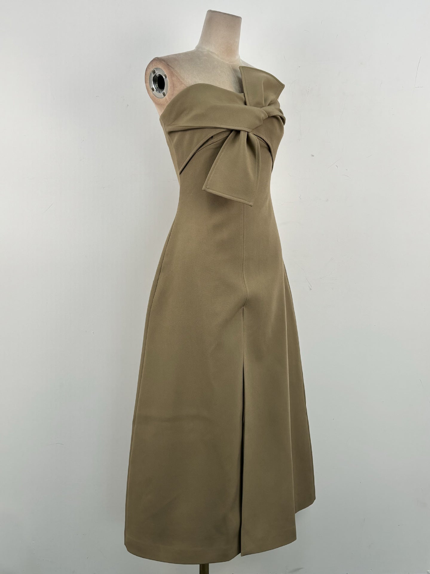 ALBERTA BOWKNOT STRAPLESS SLIT MIDI GREY GREEN