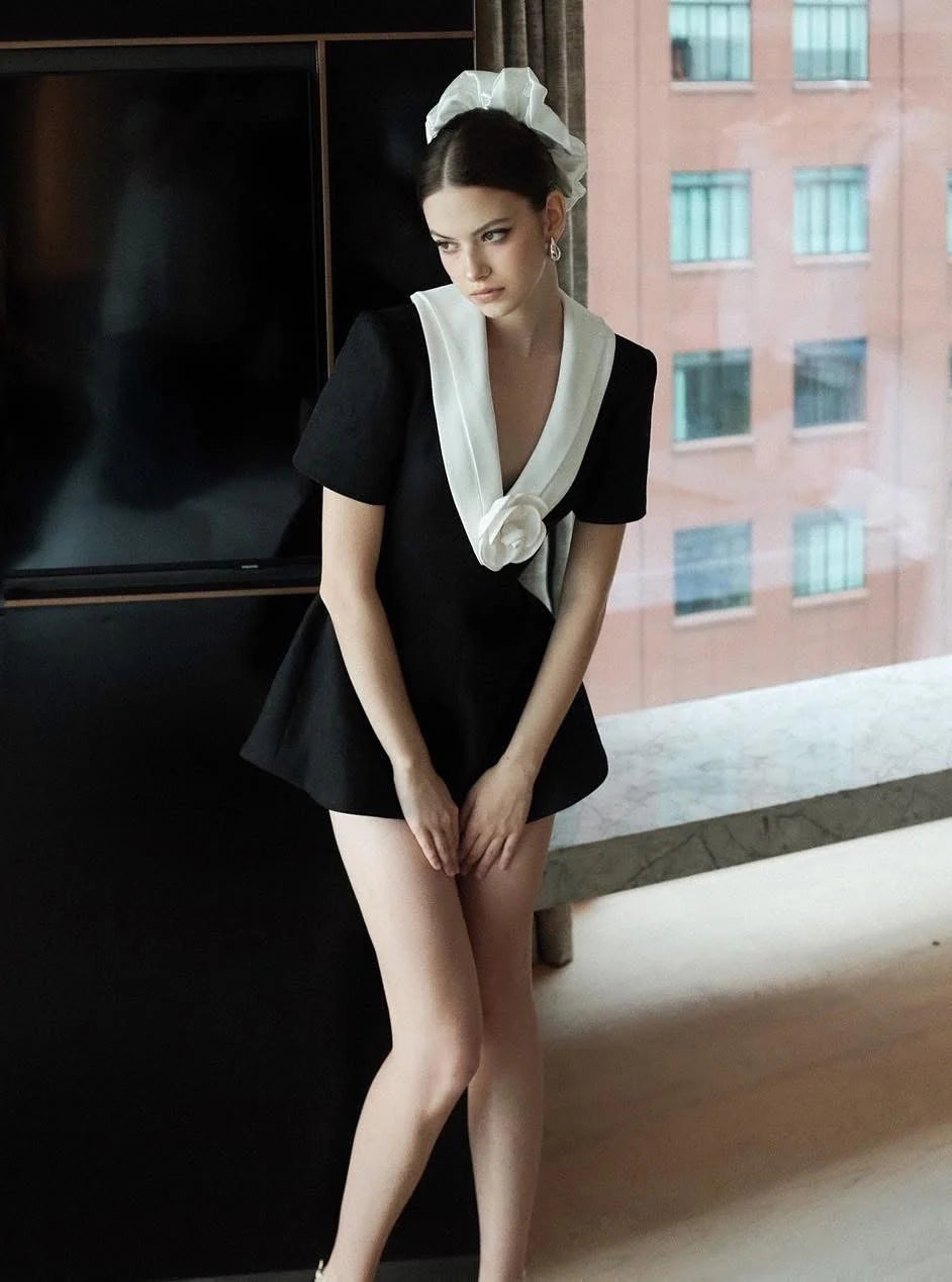 V-NECK BLACK JUMPSUIT 3D FLOWER PARTY